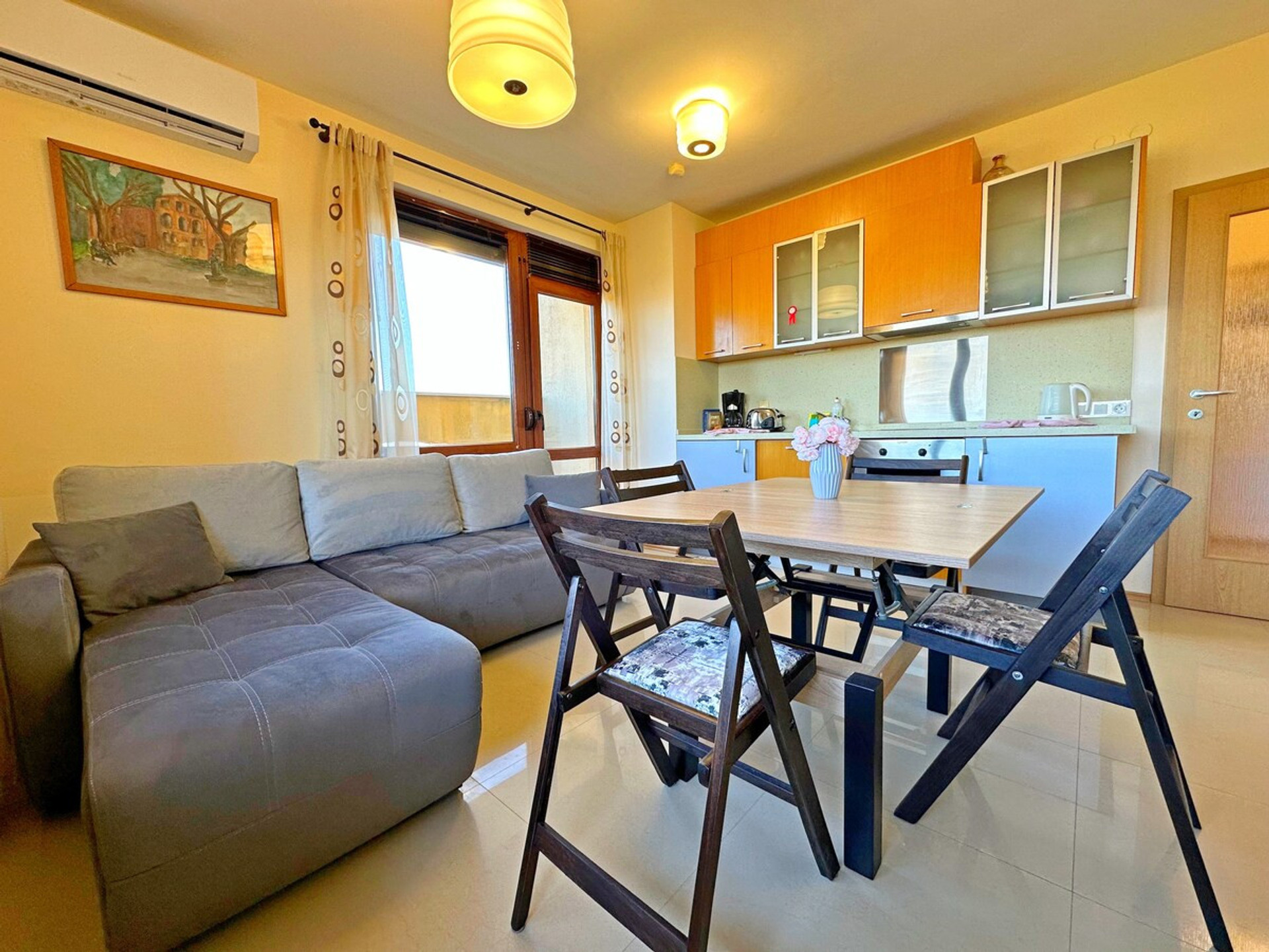 Living room image 1