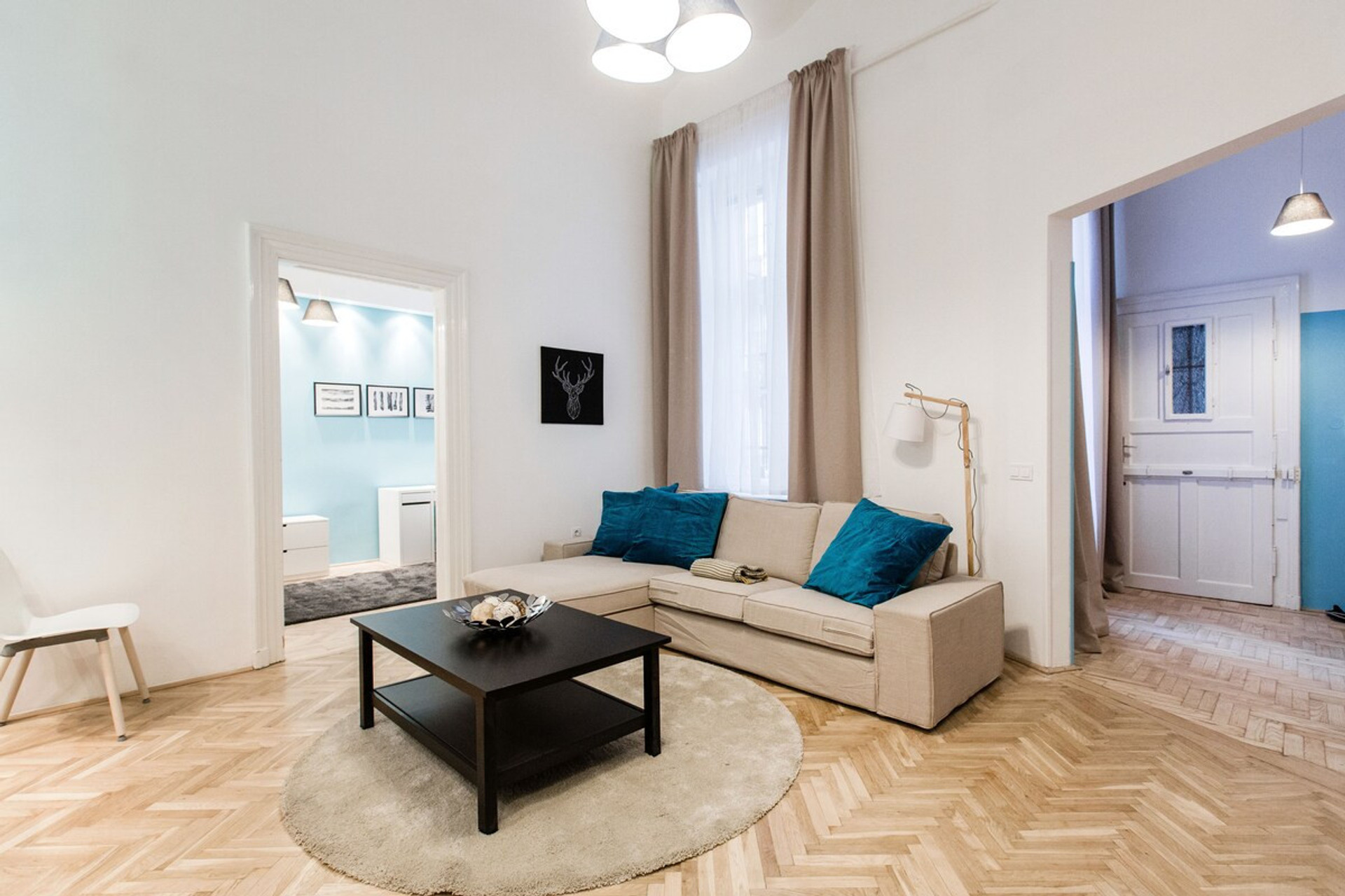 Living room image 5