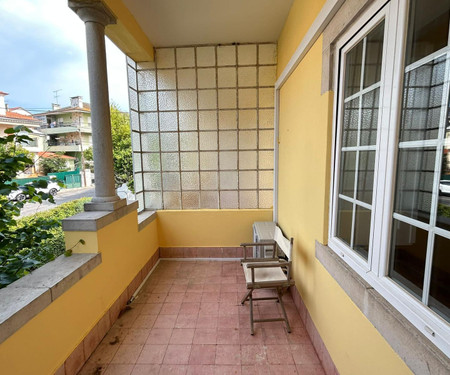 Bright duplex 4-bedroom 5 mins to beach