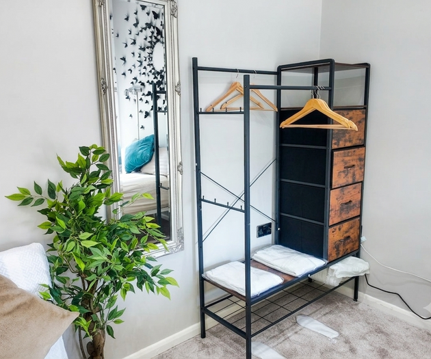 1BR London Retreat with Garden and Parking