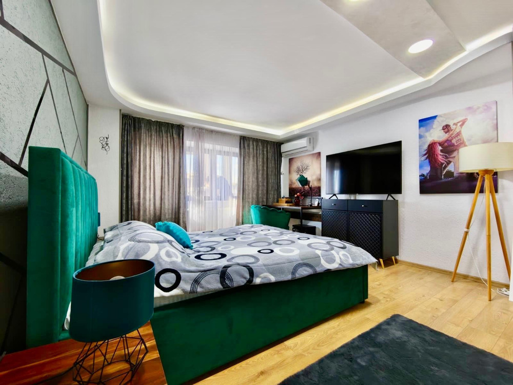 RaLav Studio, Workspace, Balcony & Park View preview