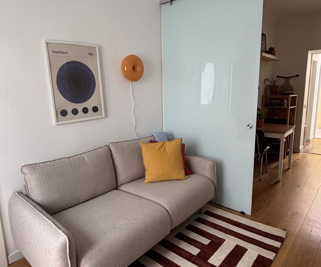 Cozy private bedroom in shared T2 in Graça, Lisbon