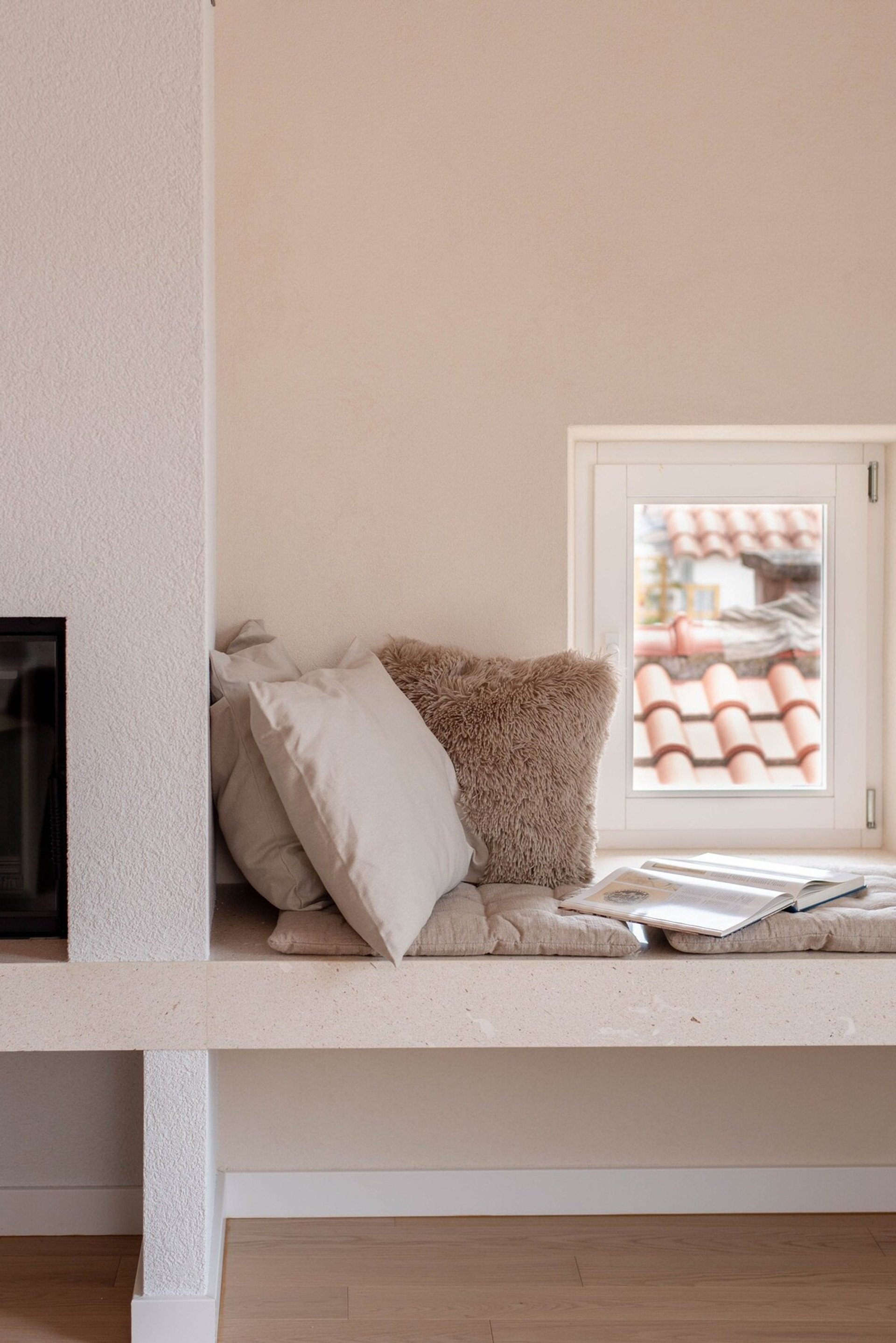Living room image 6