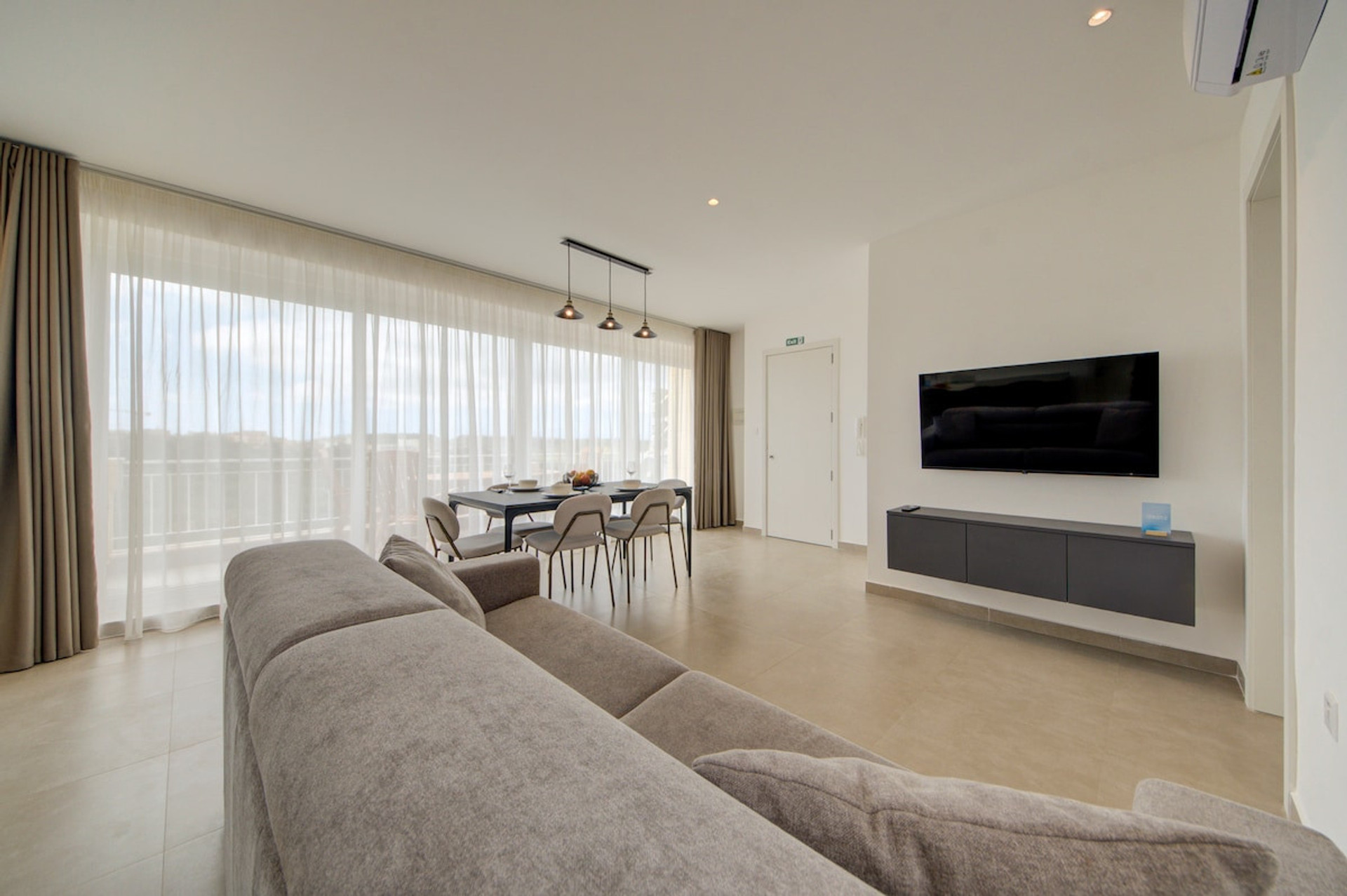 Living room image 2