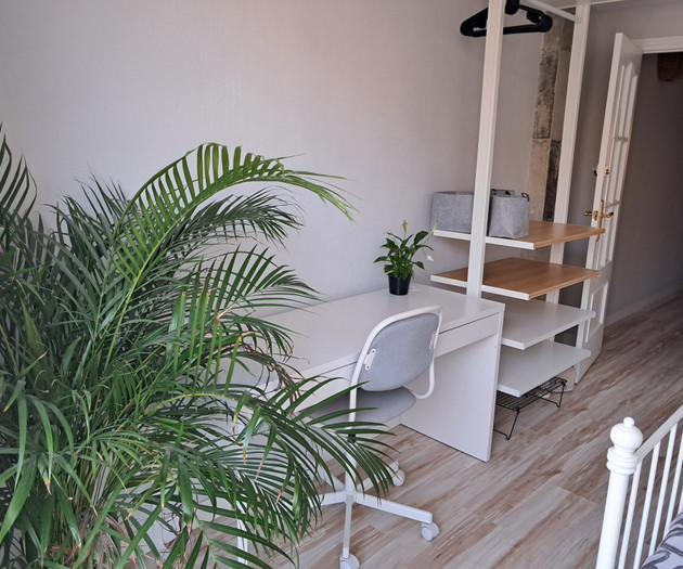 Sant Ferran Room - Very spacious, private balcony