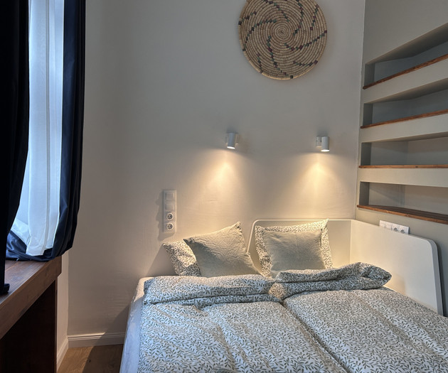 Stylish 1.5-BR Apartment in an Excellent Location