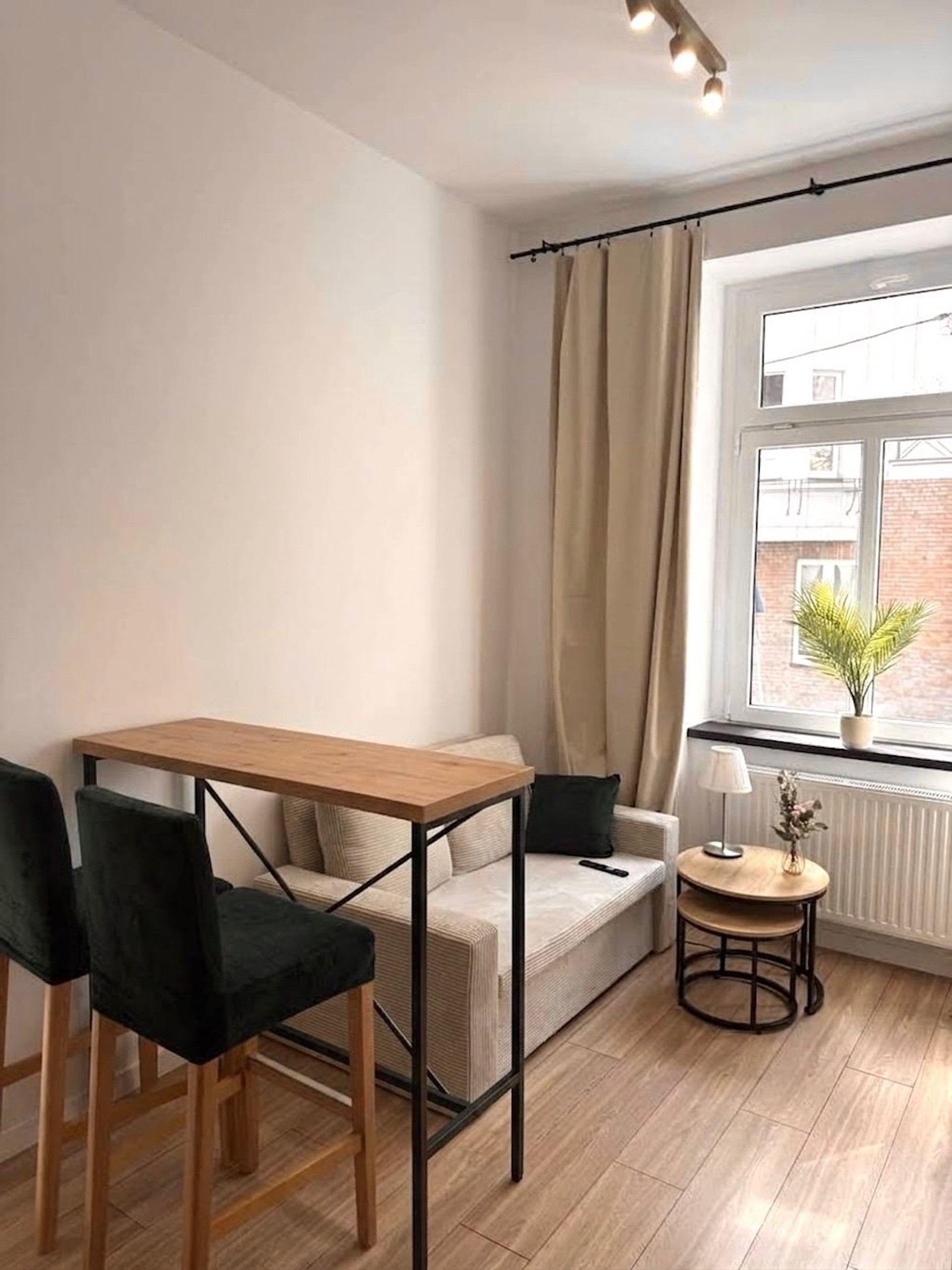 Dining nook with bar table