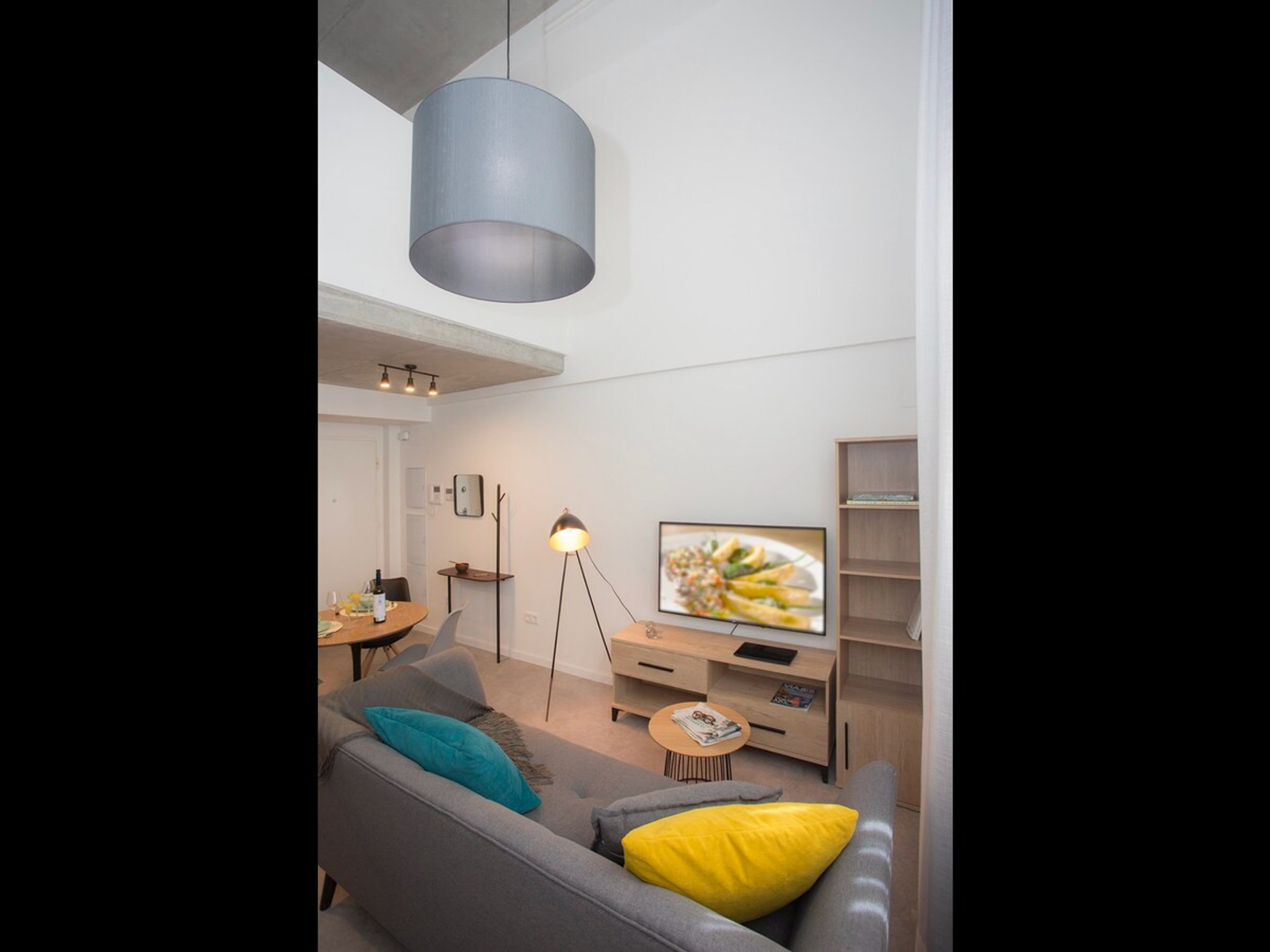 Living room image 2