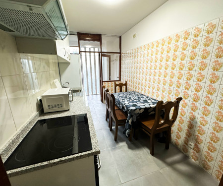 Big 4-Bedroom apartment in Porto University Area