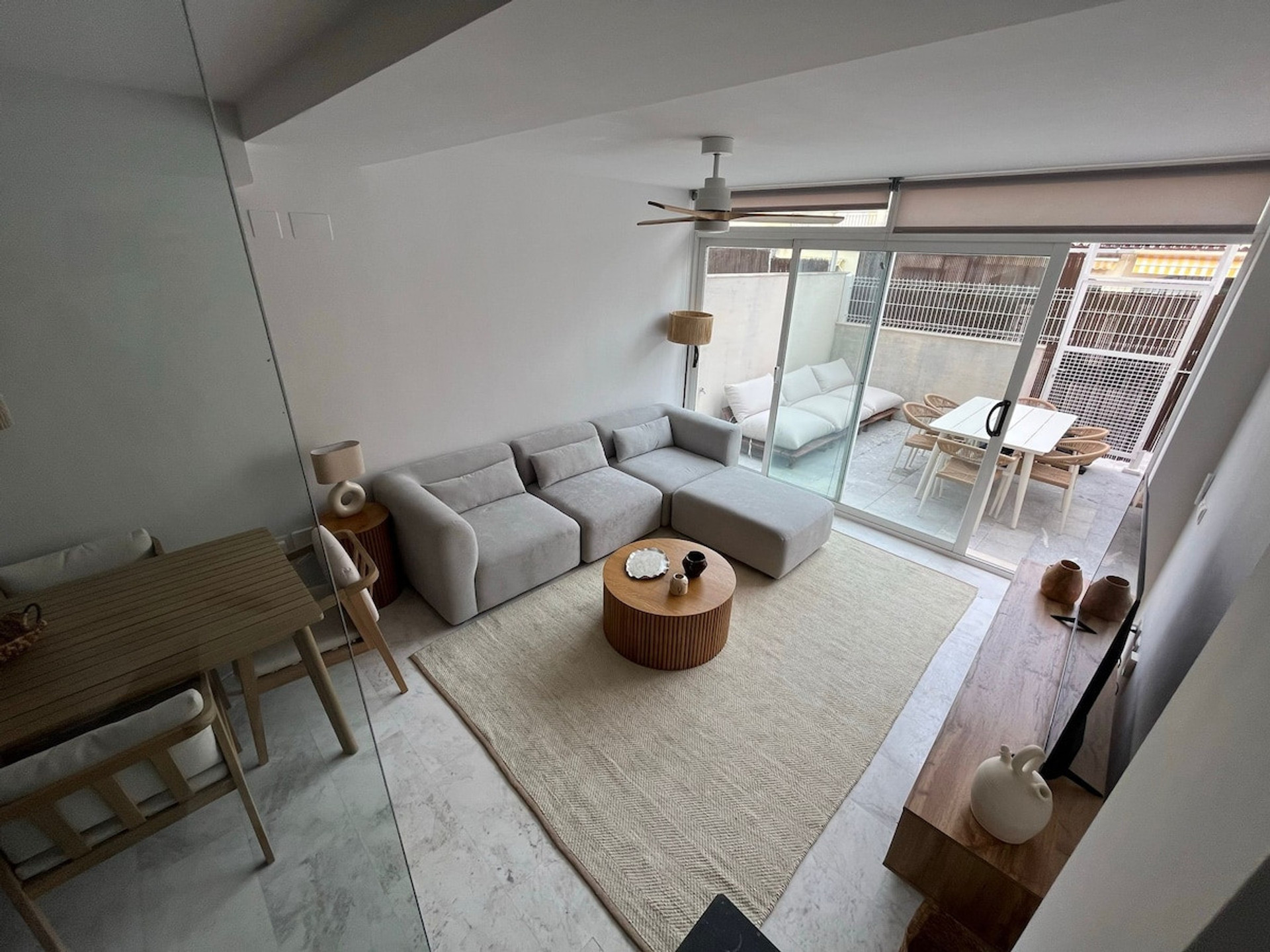 Living room image 2