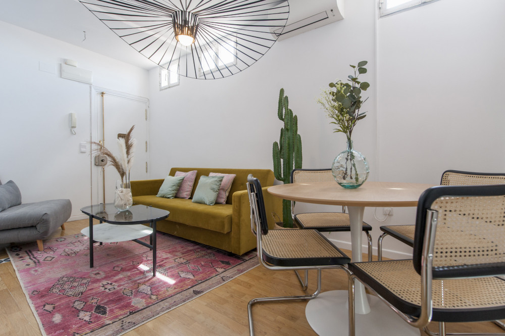 Guernica I- Spacious apartment in Atocha area preview