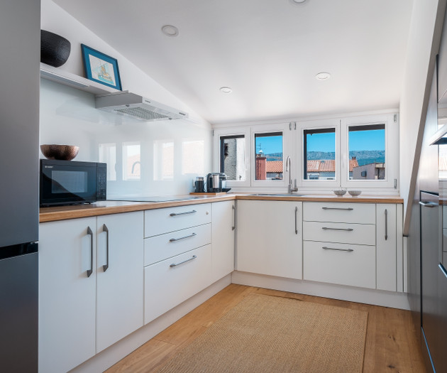 “Stylish 2 BR Retreat on Split’s Seaside Riva“