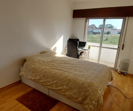 Spacious bedroom close to the beach