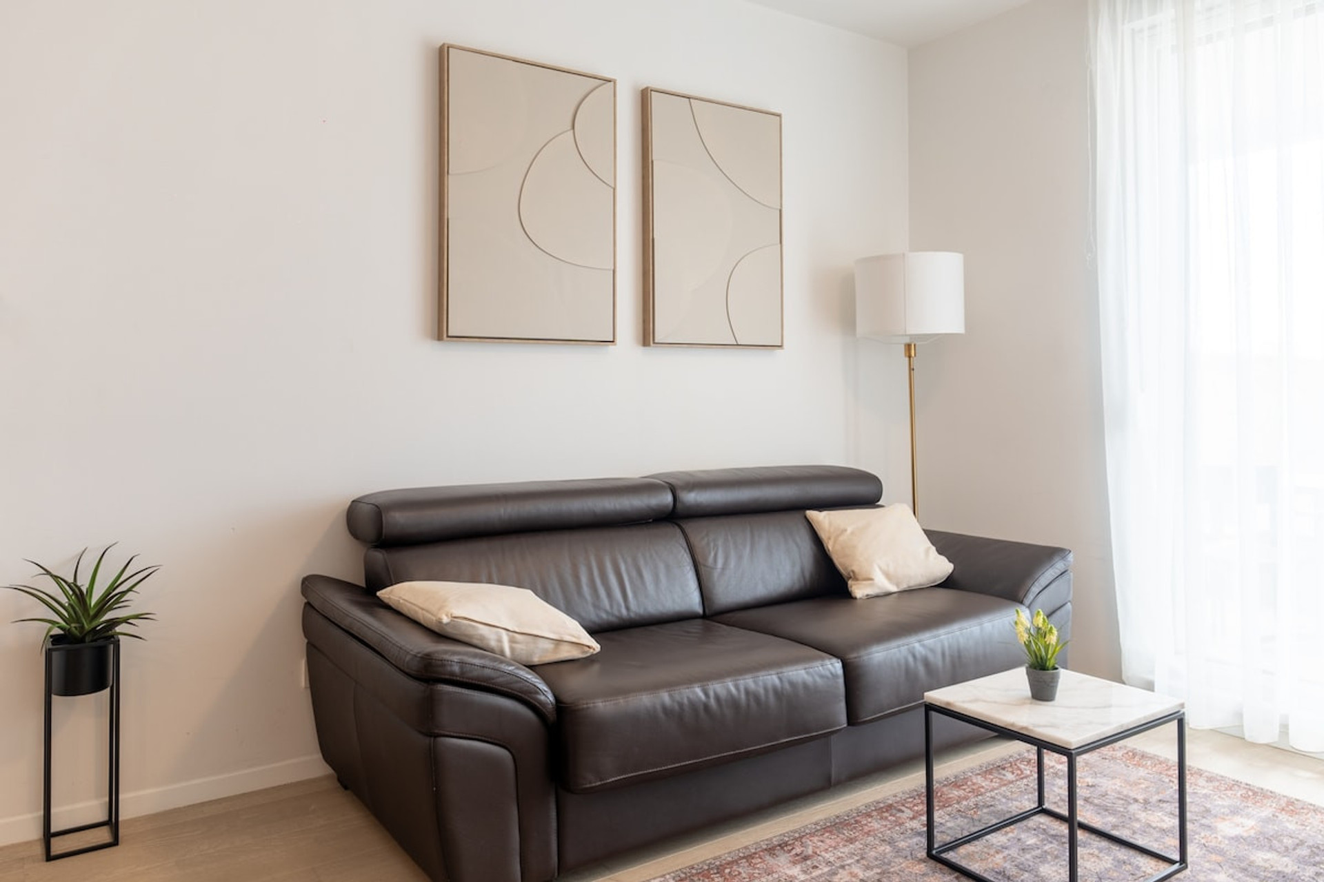 Living room image 1