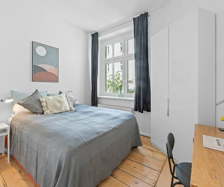 Functional 4-bedroom-apartment in Berlin