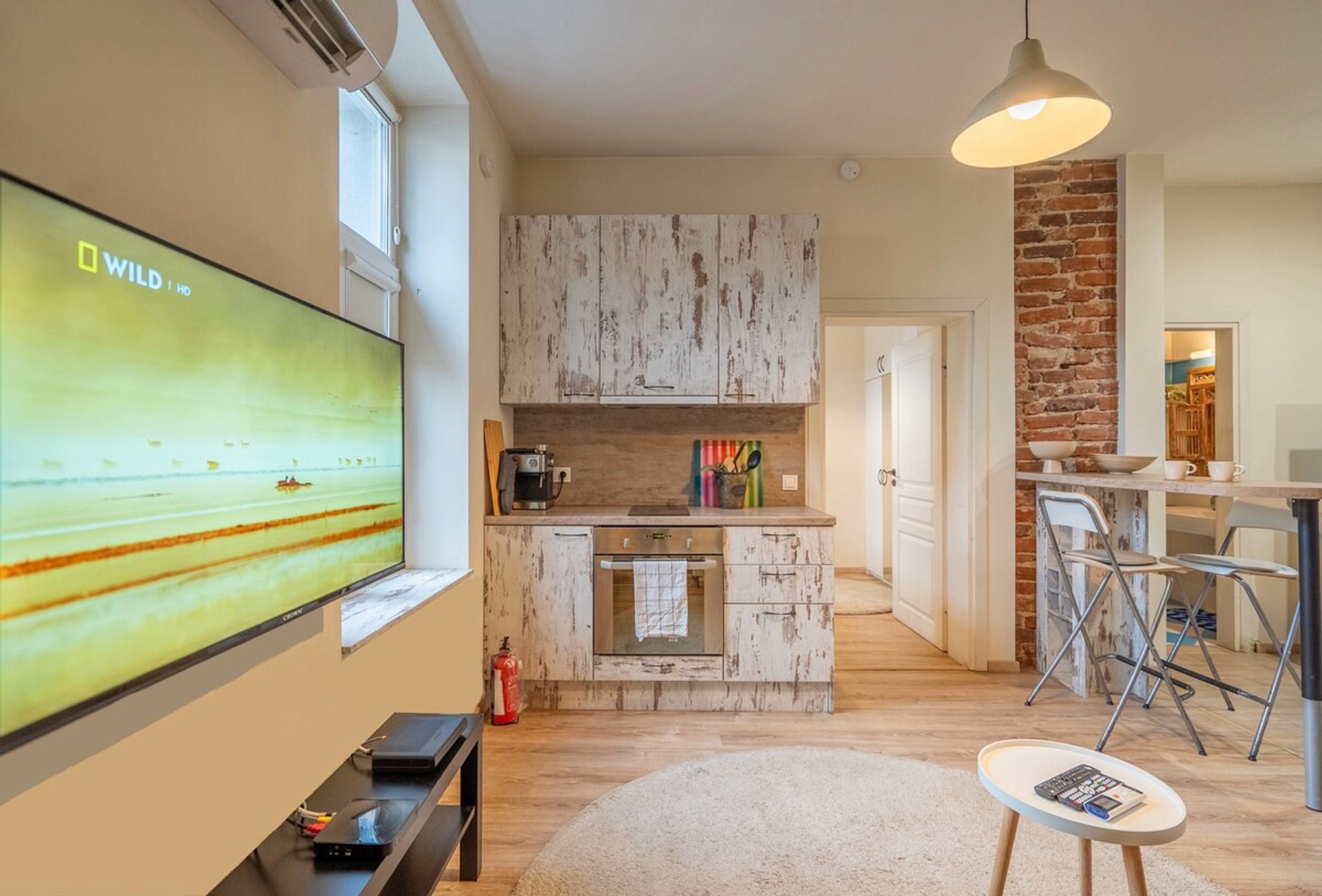 Living room image 1
