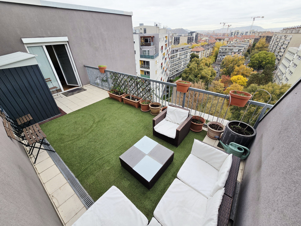 Panoramic penthouse with rooftop terrace preview