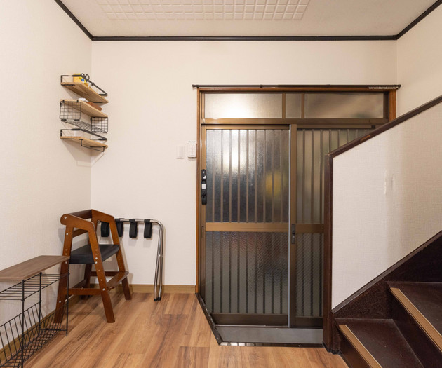 50㎡ 2-Story House / Direct Train to Osaka Station