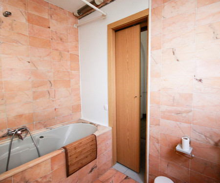 R0302- Room in flat to share in Eixample