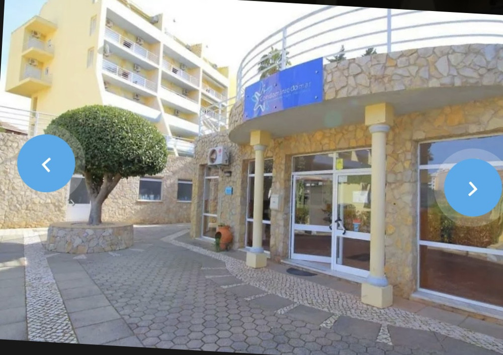 1 bedroom apartment in Meia Praia preview