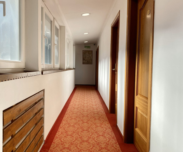 Loft studio w/ kitchenette near the Opera