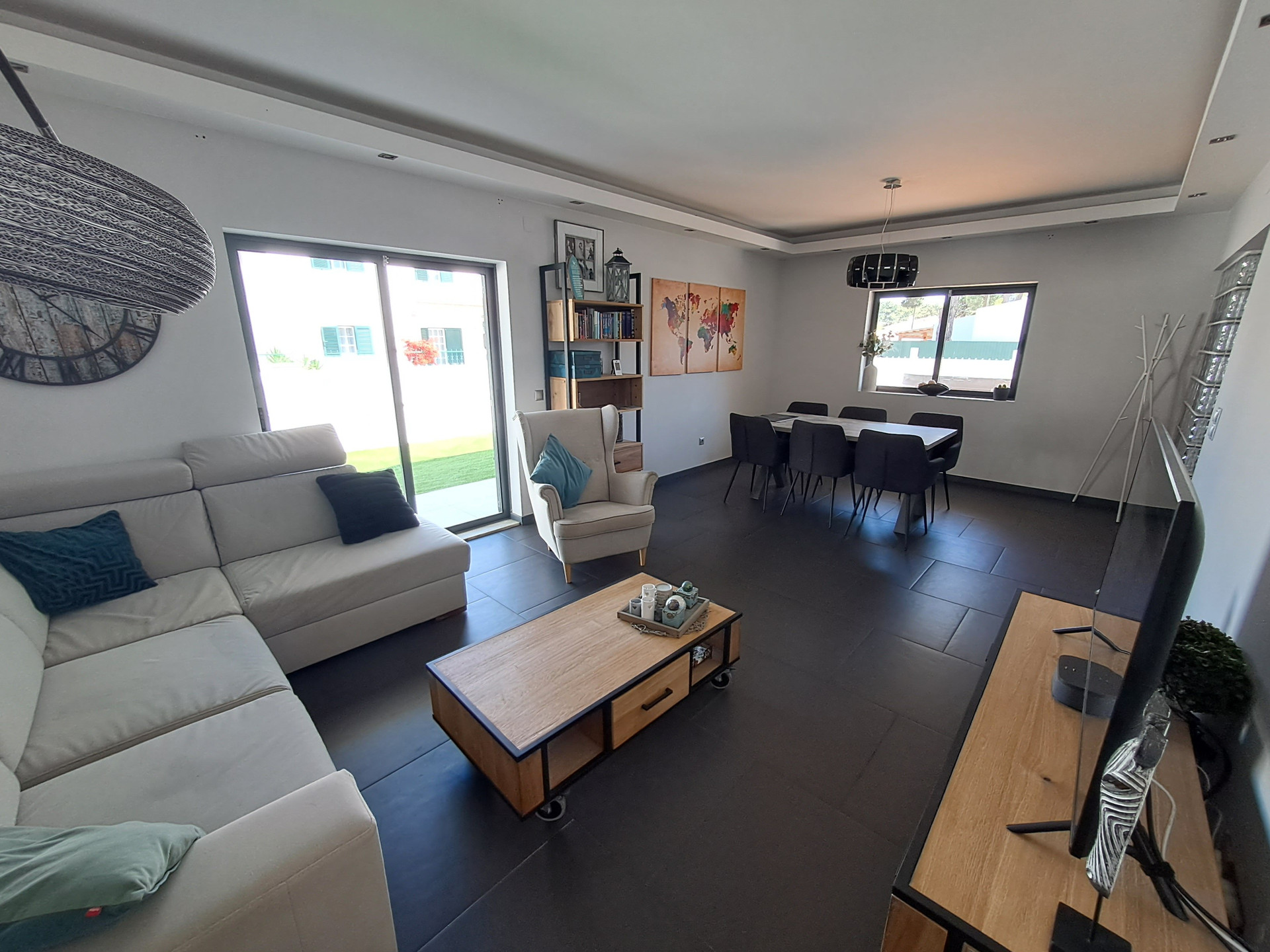 Living and dining area overview