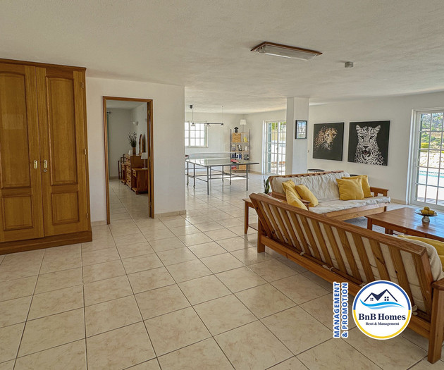 Villa Verde - 4 bedrooms, Marina view, pool & BBQ