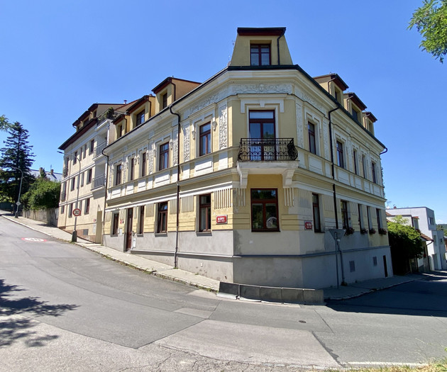 TOP location/metro/nature/suitable for students