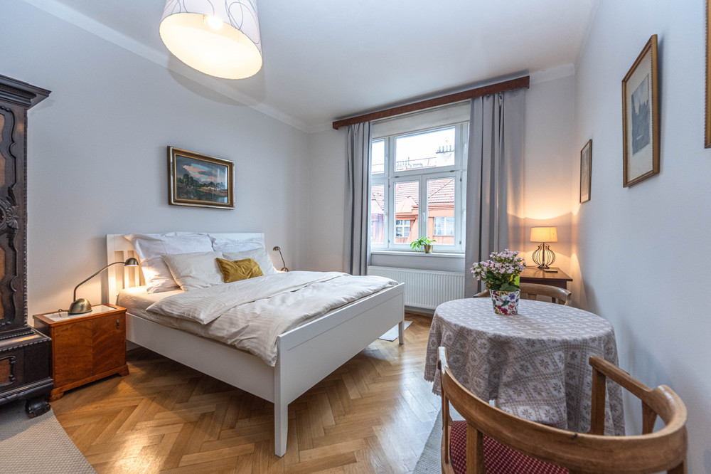 Urban nest for 1-2, bright room, own bathroom preview
