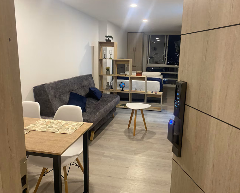 Modern studio with fast WiFi in Bogotá's preview