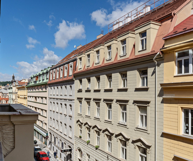Modern Downtown 2BR Apartment Steps from Wenceslas