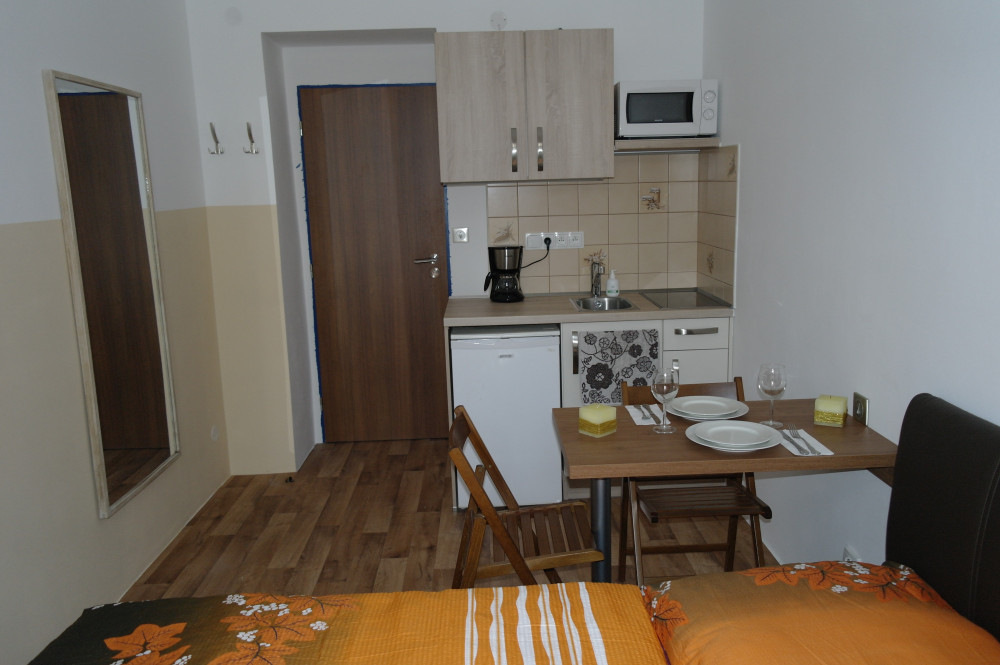 Room w kitchenette, washing m., sigles=10%discount preview