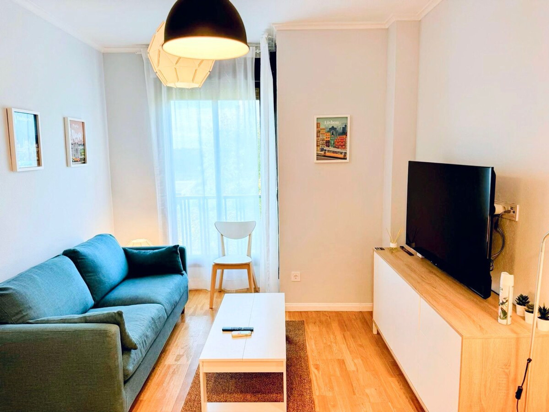 Living room image 4