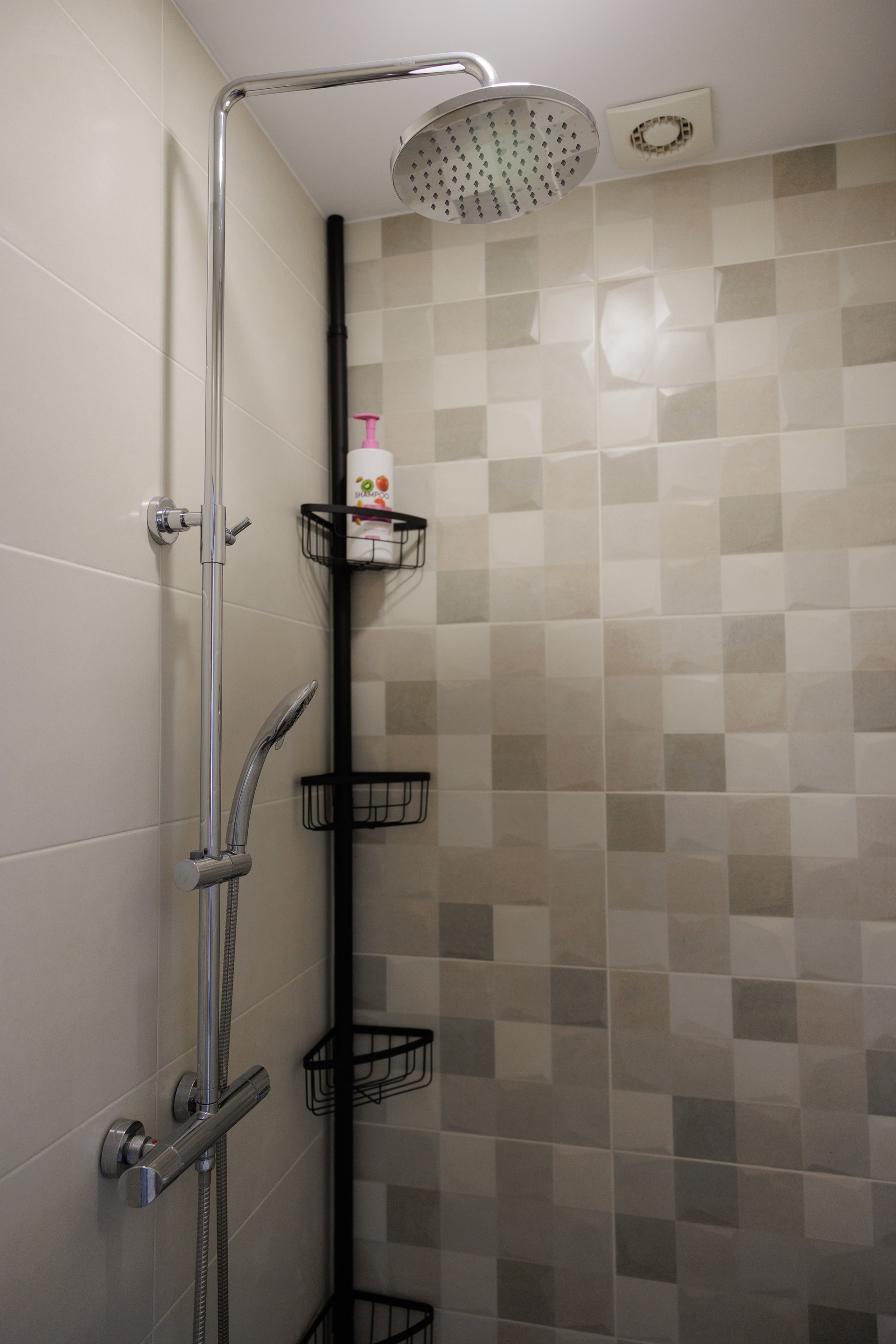 Bathroom rain shower detail