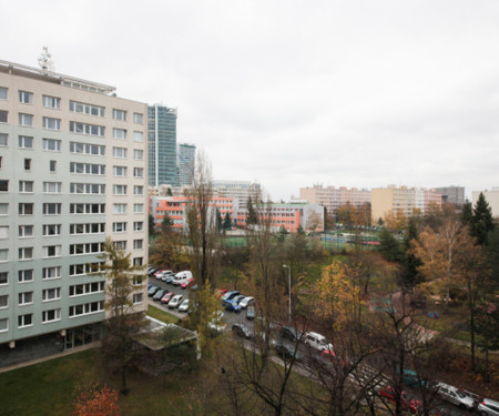 Apartment with nice balcony, near Metro