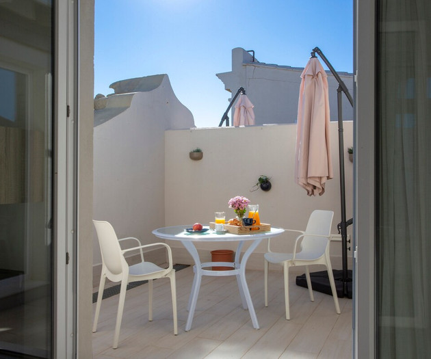 CAD10 - Beautiful 2-Bedroom Penthouse in Ruzafa