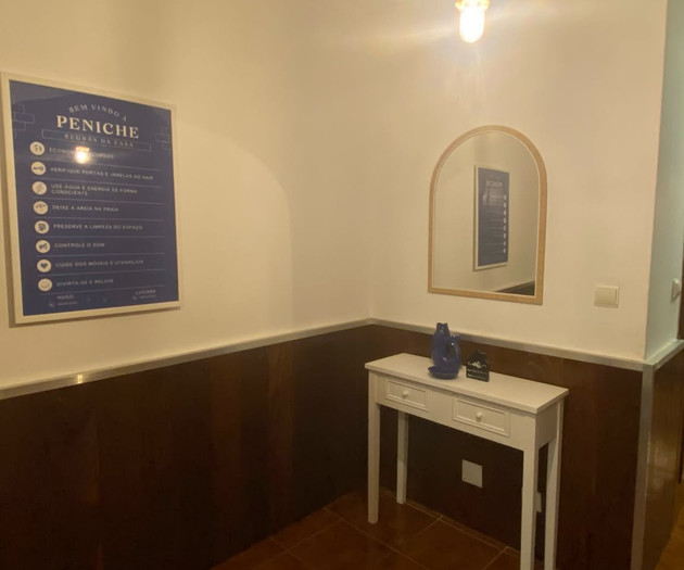 Charming Coastal 2-Bedroom Apartment