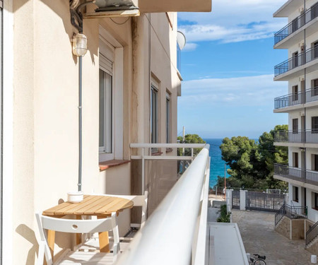 Peaceful beachside apartment