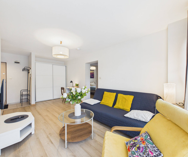 Spacious Apartment Bruna near Pole Mokotowskie