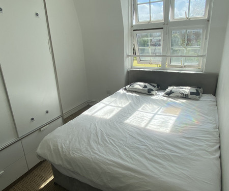 Sunny double bedroom in London Bridge/Borough