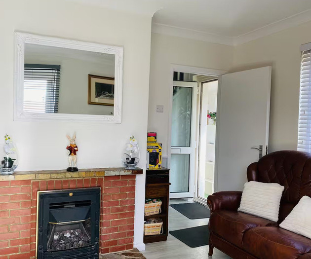 Spacious 5 Bedroom Family Home with Parking