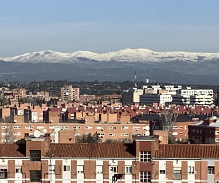 Vistas espectaculares y bien comunicado.