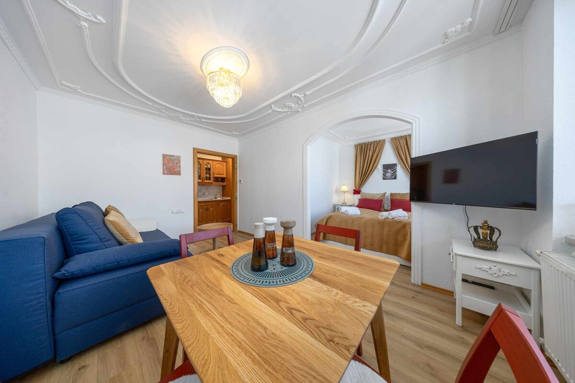 Living room image 2