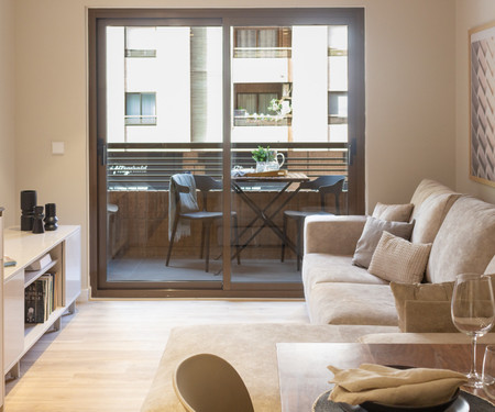 Comfort & Sunshine: Three Bedroom flat in Mestalla