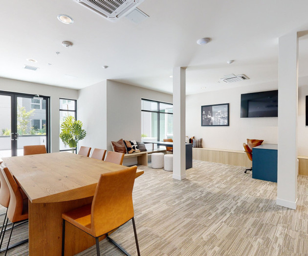 Modern Furnished Apartment in Downtown Sacramento