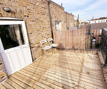 Balcony Studio Flat SW10