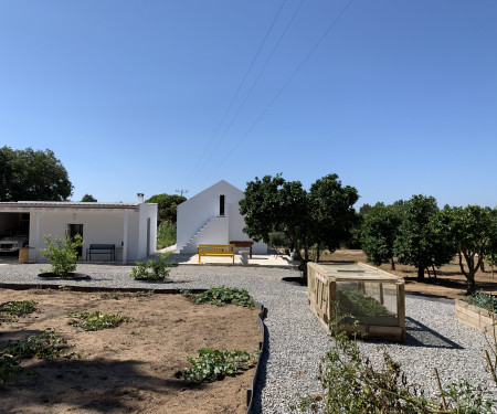 House with garden near the beach 1h from Lisbon