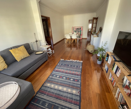 Spacious apartment in sunny Carcavelos