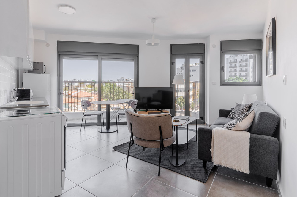 Blueground | Florentine, City view, Balcony -04 preview
