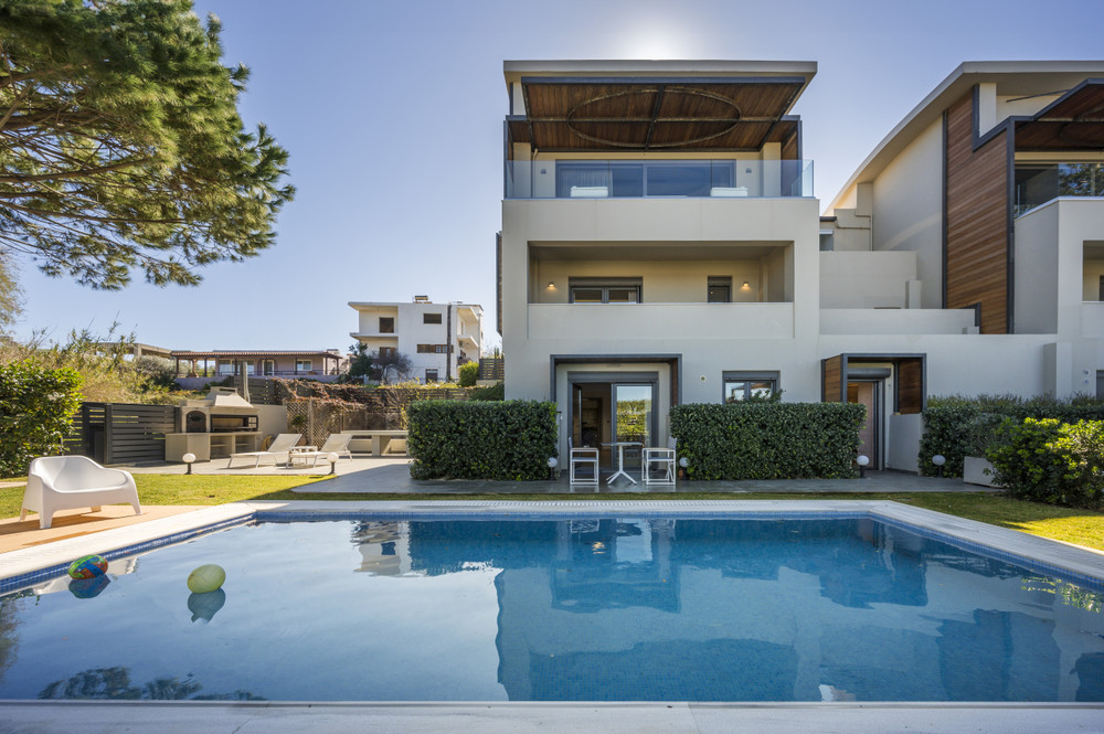 Modern villa w/pool, near beach & city centre preview